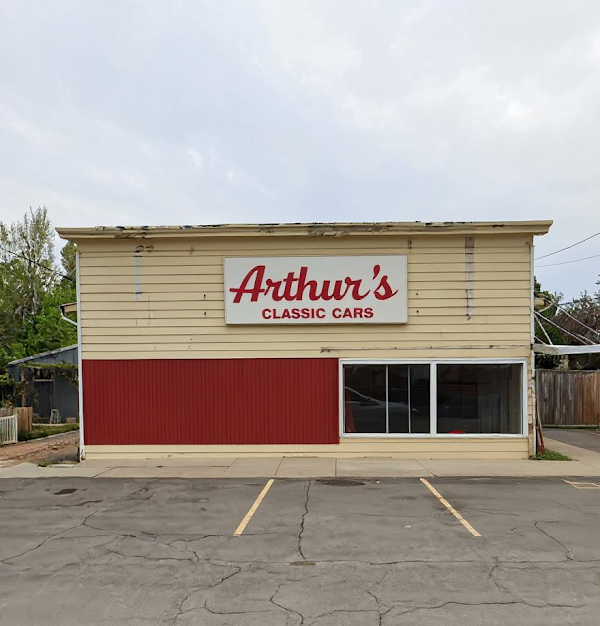 Arthur's Vintage Cars dealership