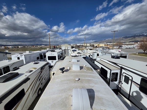 Blue Fox RV dealership