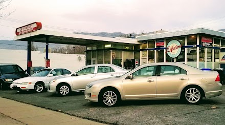 Carl's Fine Cars dealership