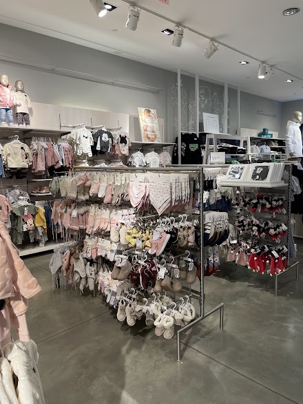H&M dealership