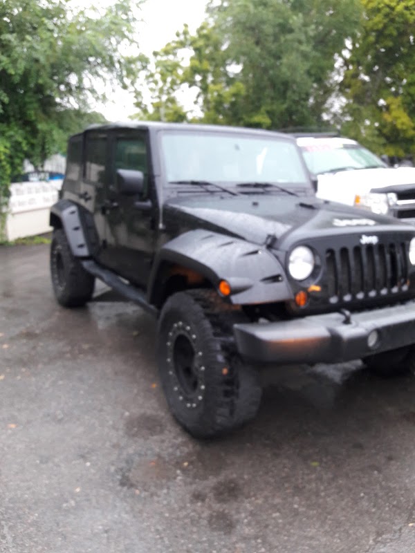Huntin Country dealership