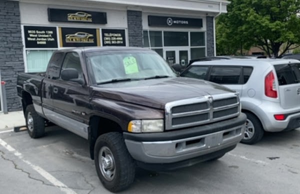 Lux Auto Sales LLC dealership