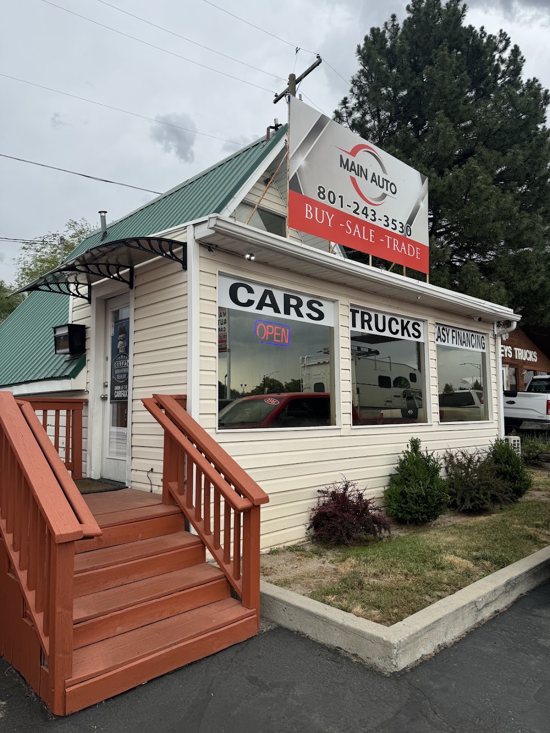 Main Auto dealership
