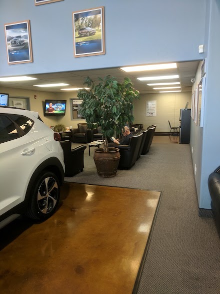 Murdock Hyundai of Logan dealership