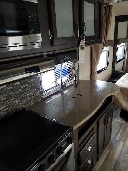 Neal's RV Center dealership