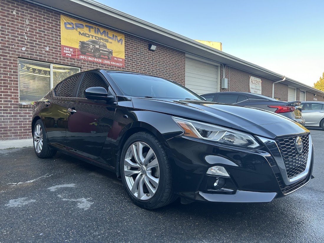 Optimum Motors LLC dealership