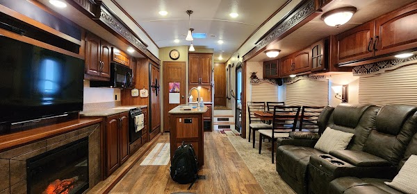 Rocky Mountain RV dealership