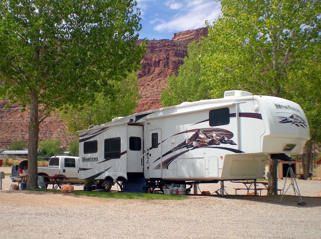 Spanish Trail RV Park Inc dealership