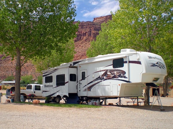 Spanish Trail RV Park Inc dealership