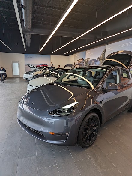 Tesla Pleasant Grove dealership