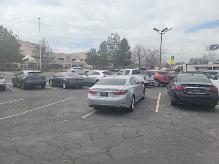 The Right Place Auto dealership