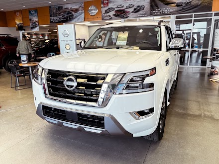 Tim Dahle Nissan Bountiful dealership