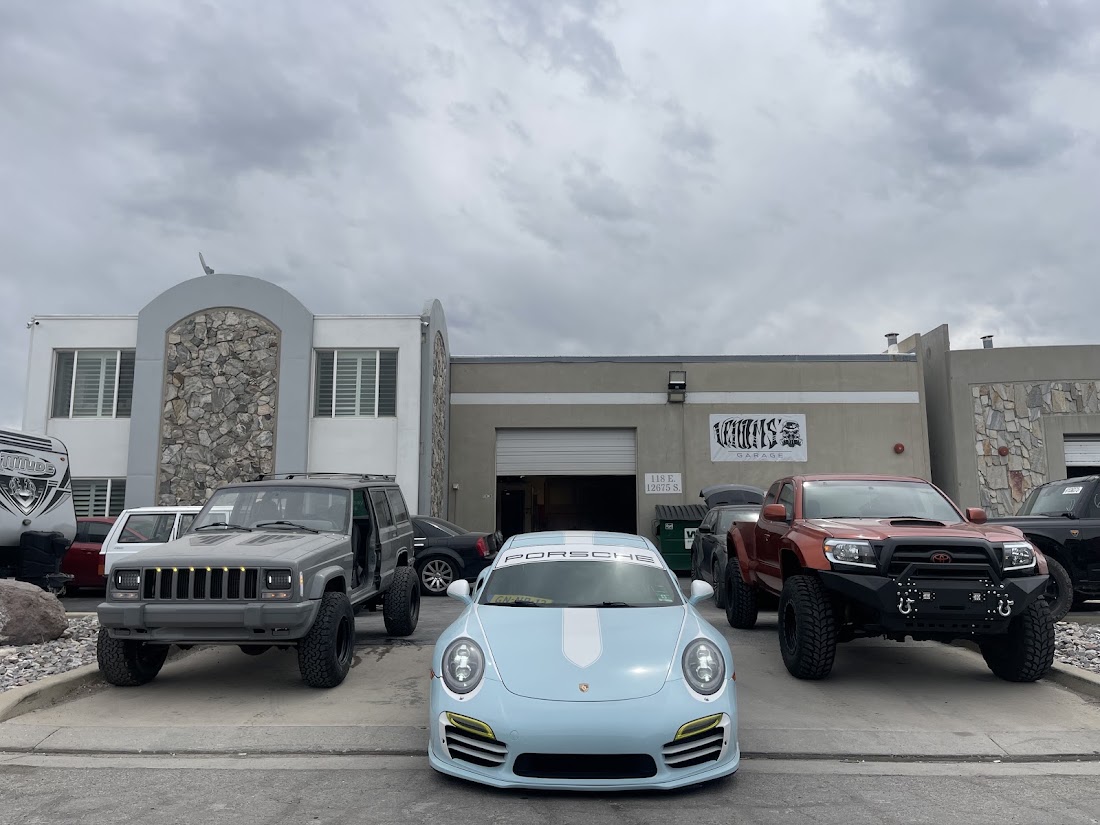 VENOMS' Garage dealership