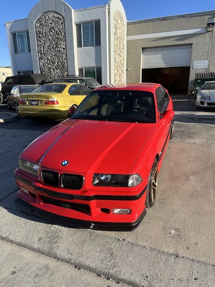 VENOMS' Garage dealership
