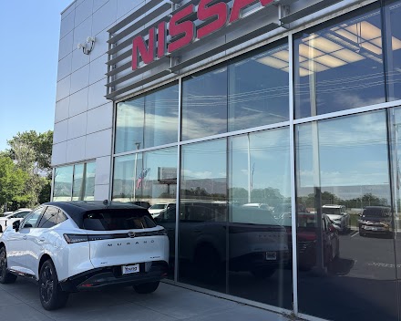 Young Nissan Riverdale dealership